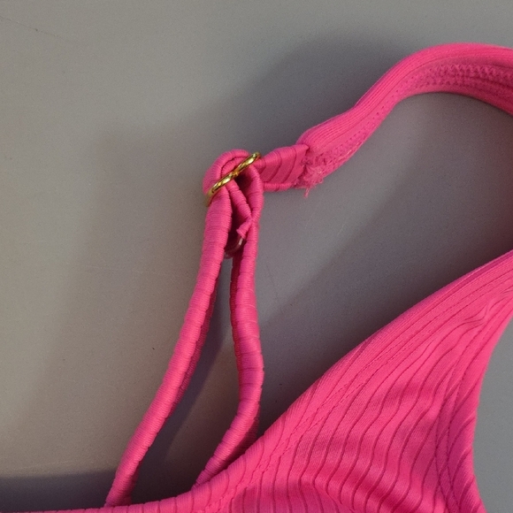 (J35) Wild Fable Pink Asymmetrical Bikini Top - Picture 2 of 5